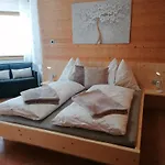 Mireille Apartman *